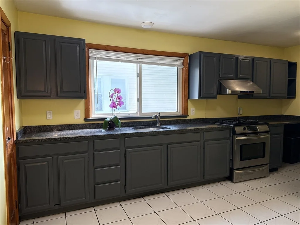 2 bed, 1 bath apartment for rent at 156 Jaques St Unit 2, Winter Hill — photo 9 of 22