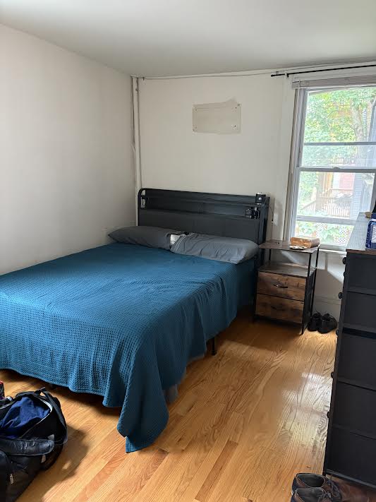 5 bed, 2 bath apartment for rent at 156 Kelton, Allston — photo 7 of 10