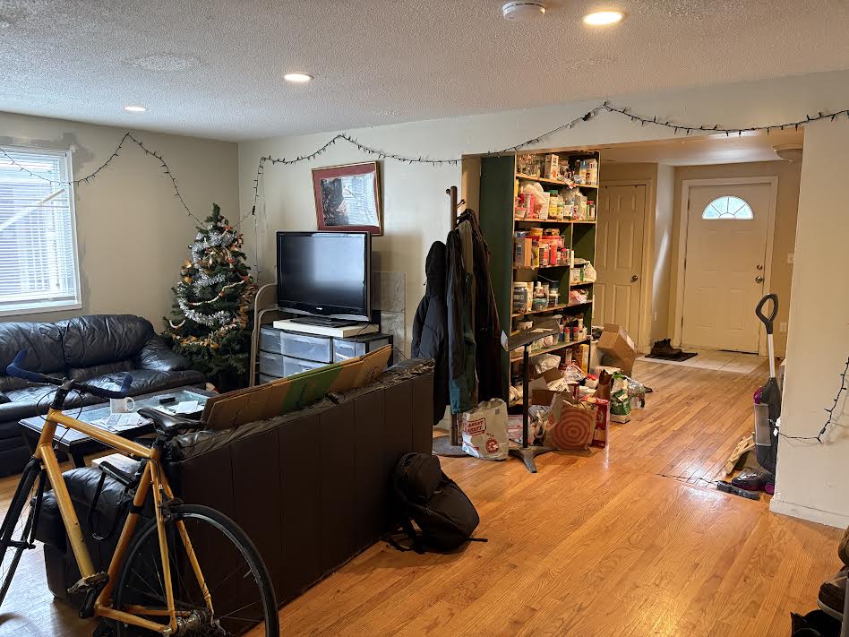 5 bed, 2 bath apartment for rent at 156 Kelton St Unit 156, Allston — photo 1 of 10