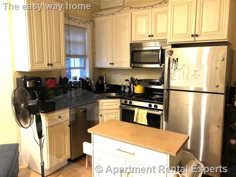 3 bed, 2 bath apartment for rent at 156 Magazine St Unit 23, Cambridgeport — photo 8 of 9