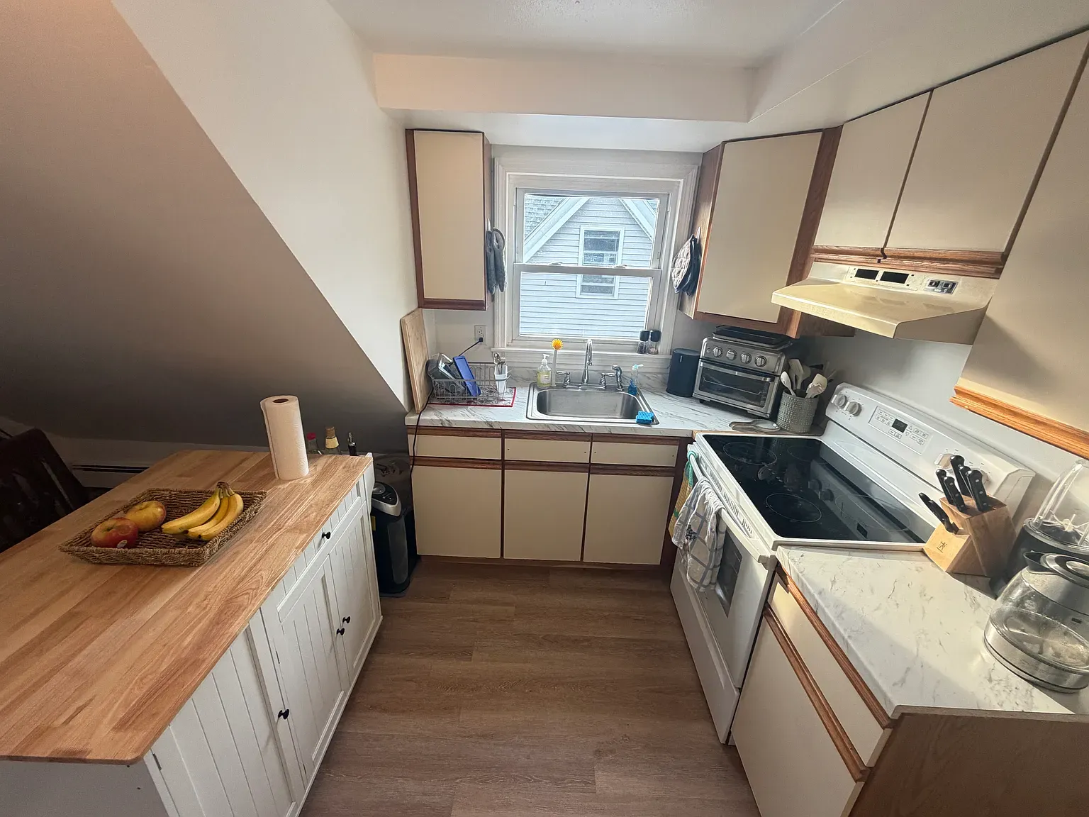 1 bed, 1 bath apartment for rent at 156 Morrison Ave Unit 3, Powder House Square — photo 4 of 17