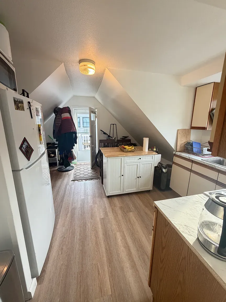 1 bed, 1 bath apartment for rent at 156 Morrison Ave Unit 3, Powder House Square — photo 6 of 17