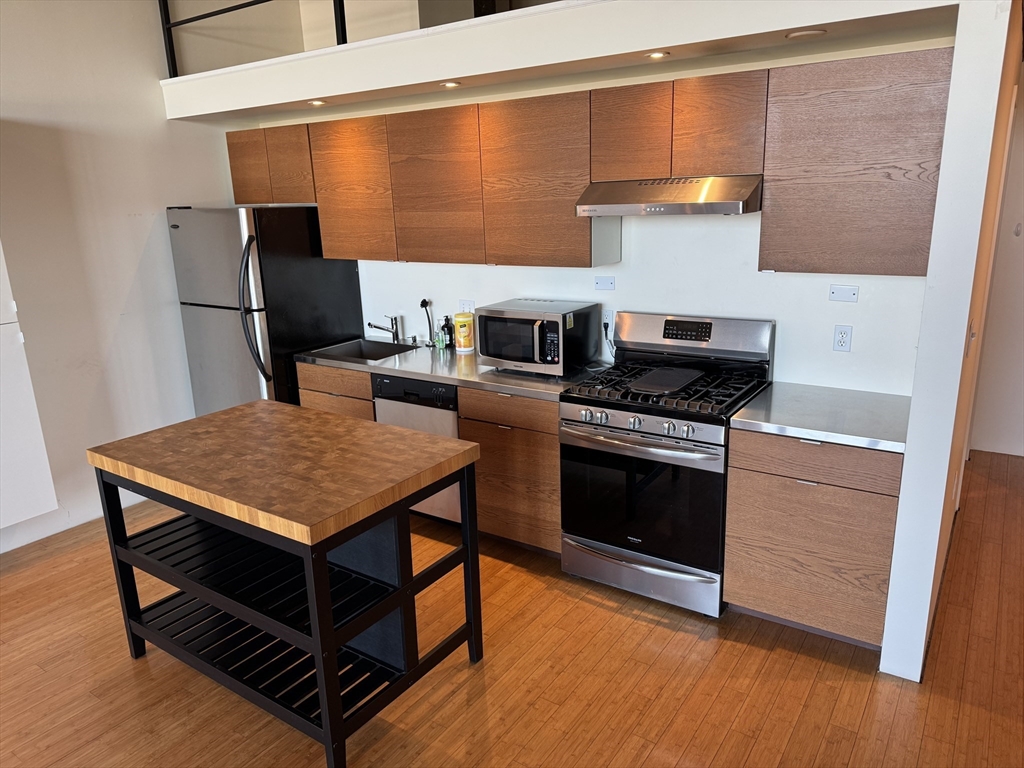 1 bed, 1 bath apartment for rent at 156 Porter Unit 219, East Boston — photo 2 of 23