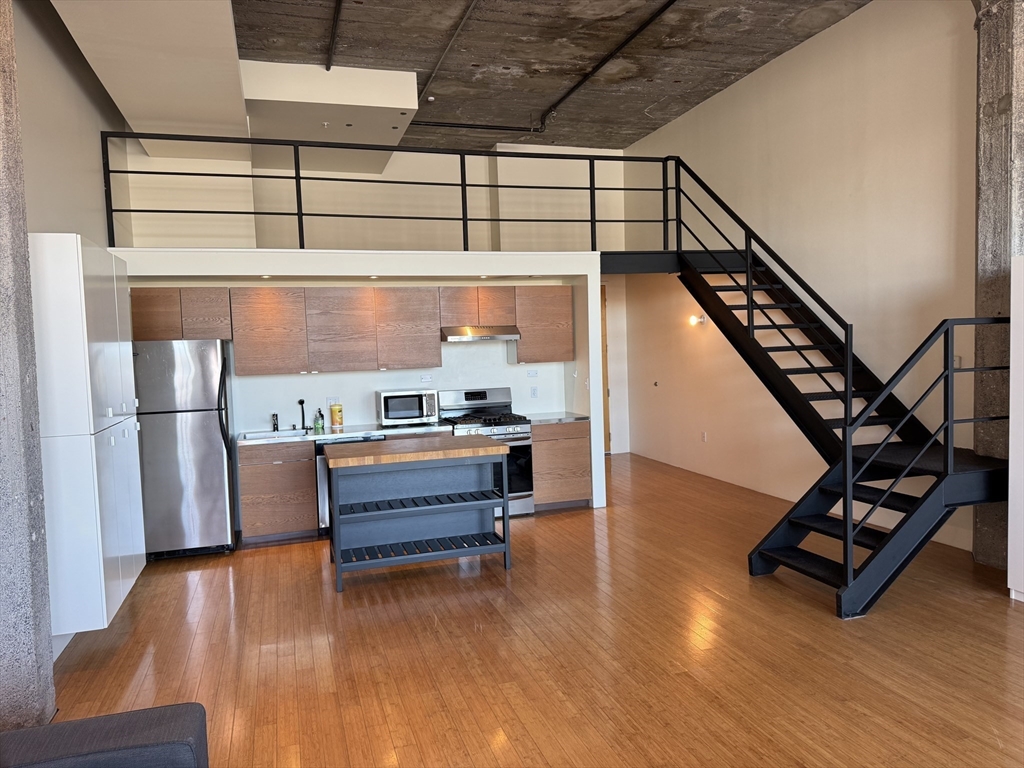 1 bed, 1 bath apartment for rent at 156 Porter Unit 219, East Boston — photo 4 of 23