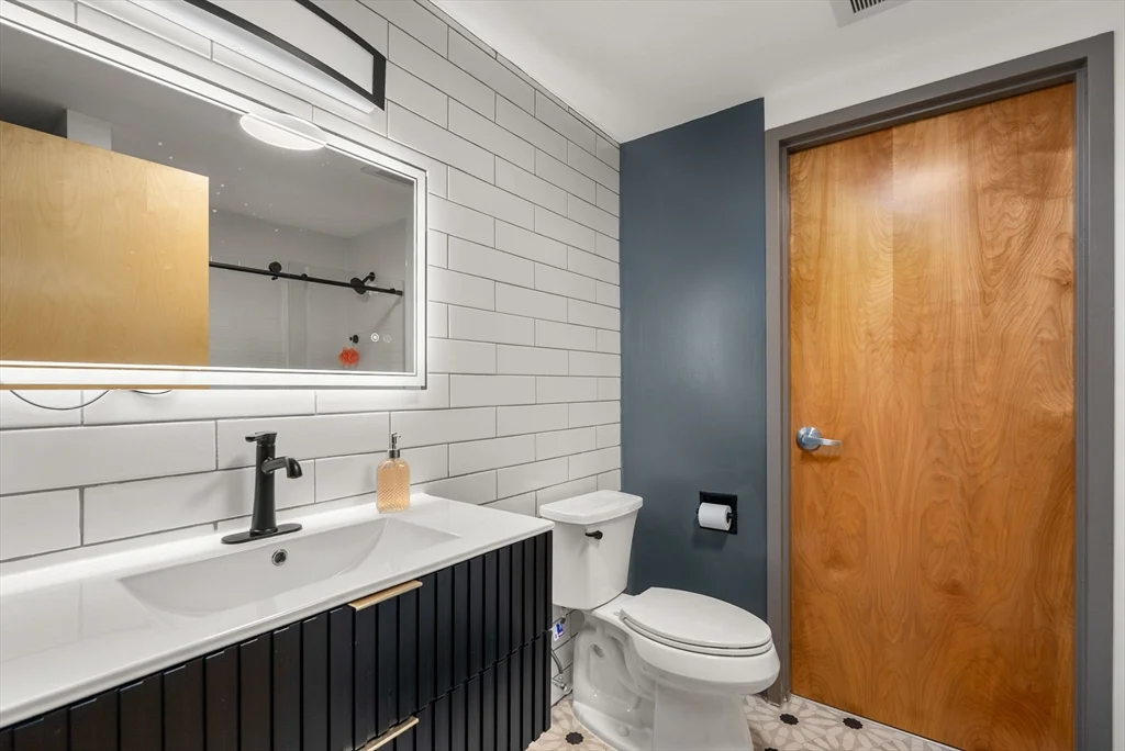 2 bed, 2 bath apartment for rent at 156 Porter Unit 309, East Boston — photo 8 of 9