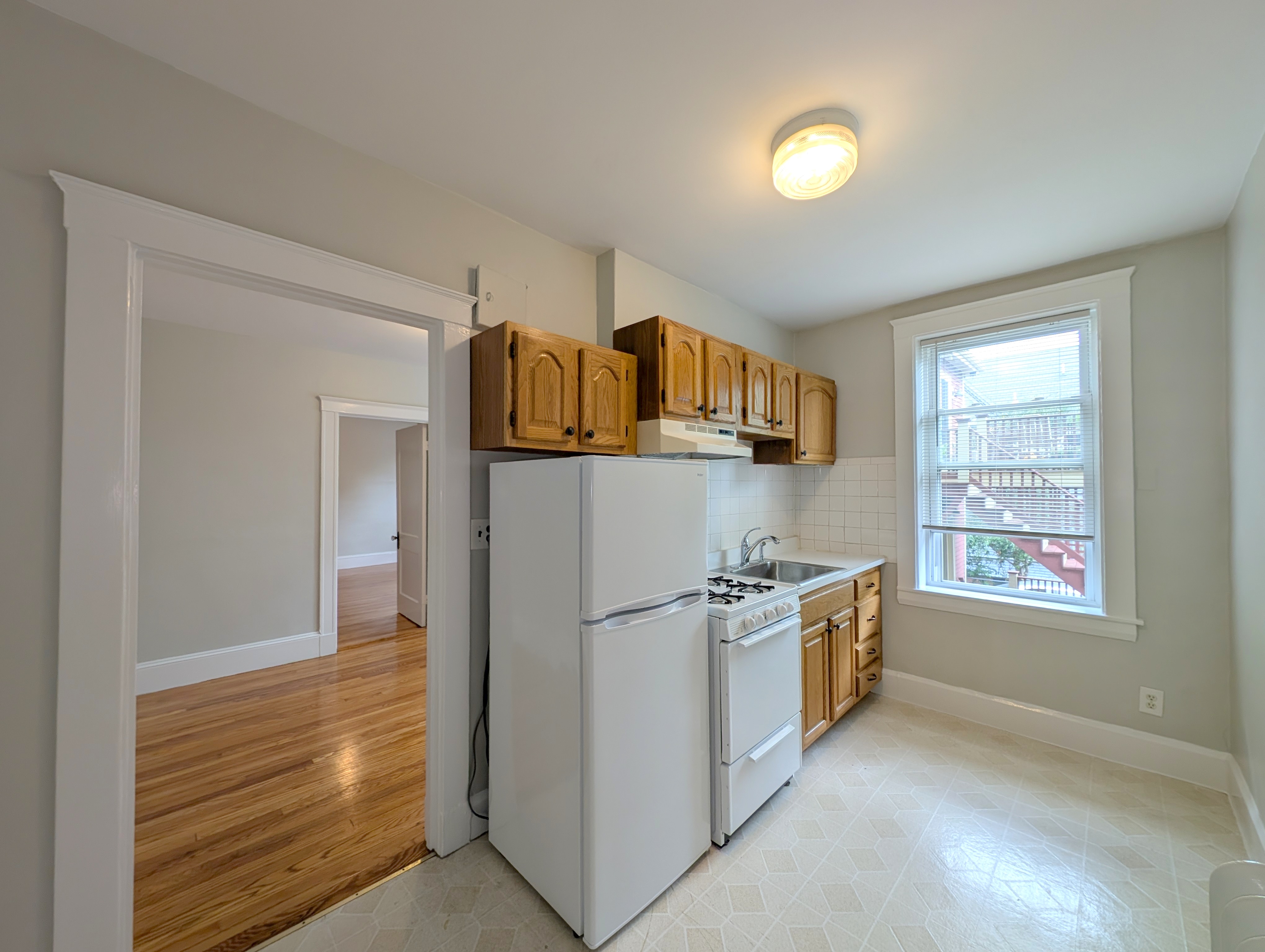 1.5 bed, 1 bath apartment for rent at 156 Summer St Unit 410, Spring Hill — photo 4 of 12