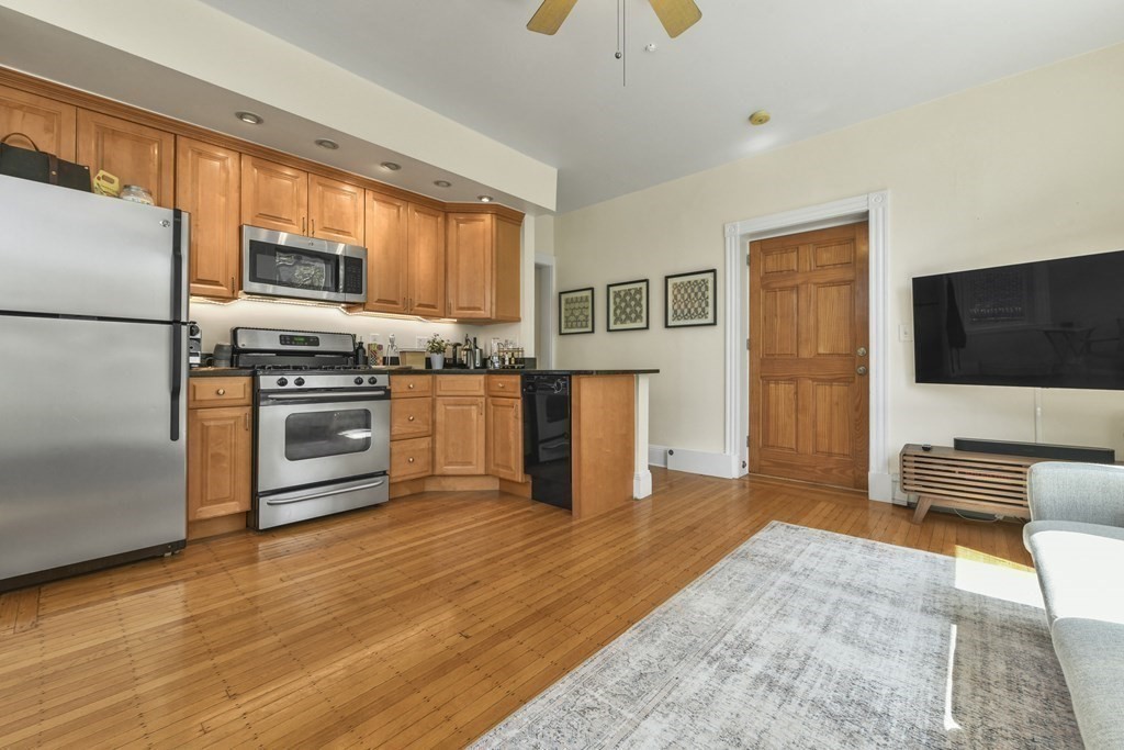 1 bed, 1 bath apartment for rent at 156 Sycamore St Unit 1, Winter Hill — photo 8 of 22