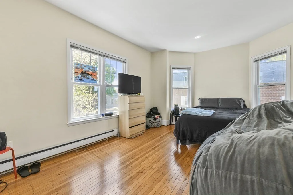 4 bed, 1 bath apartment for rent at 156 Sycamore St Unit 3, Winter Hill — photo 17 of 29