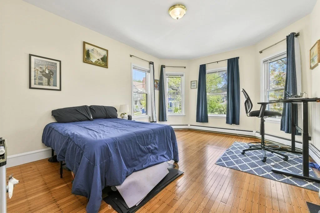 4 bed, 1 bath apartment for rent at 156 Sycamore St Unit 3, Winter Hill — photo 15 of 29