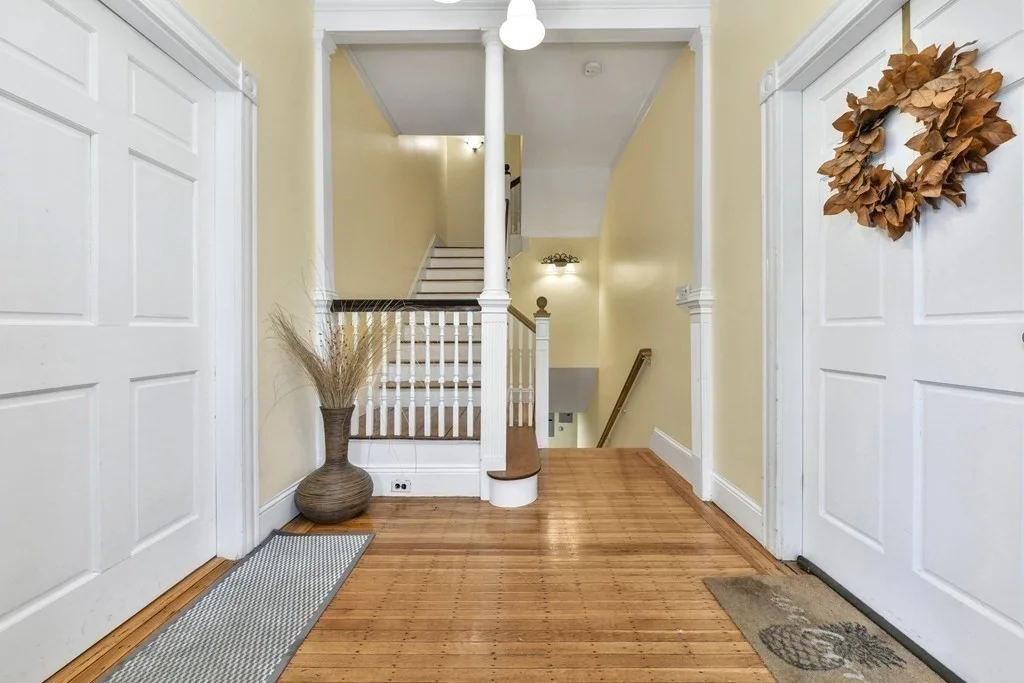 4 bed, 1 bath apartment for rent at 156 Sycamore St Unit 3, Winter Hill — photo 4 of 29