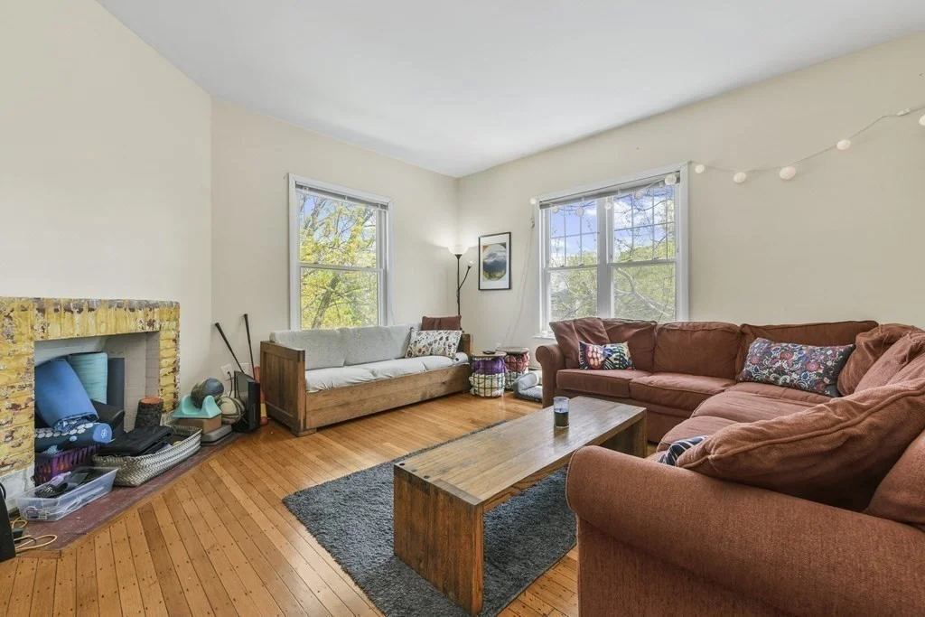 4 bed, 1 bath apartment for rent at 156 Sycamore St Unit 3, Winter Hill — photo 5 of 29
