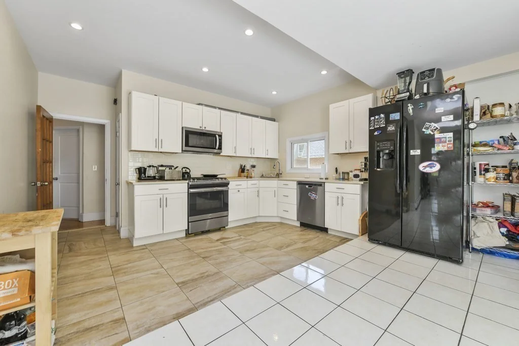 4 bed, 1 bath apartment for rent at 156 Sycamore St Unit 3, Winter Hill — photo 9 of 29