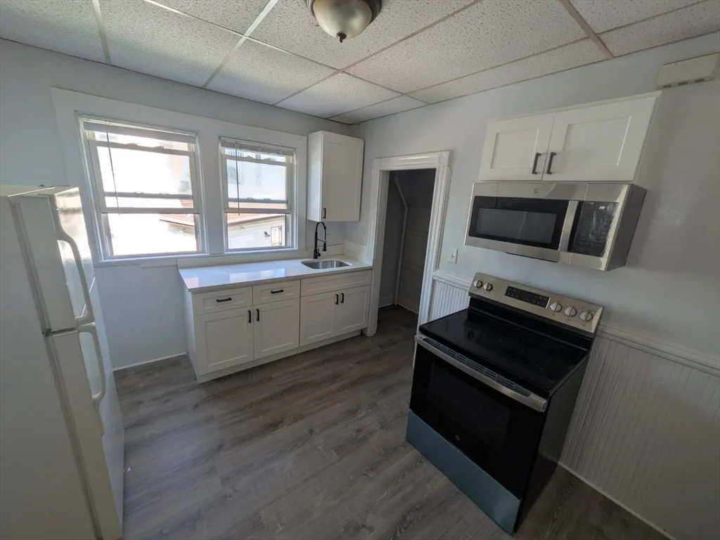 3 bed, 1 bath apartment for rent at 156 Talbot Ave Unit 2, Dorchester — photo 14 of 23