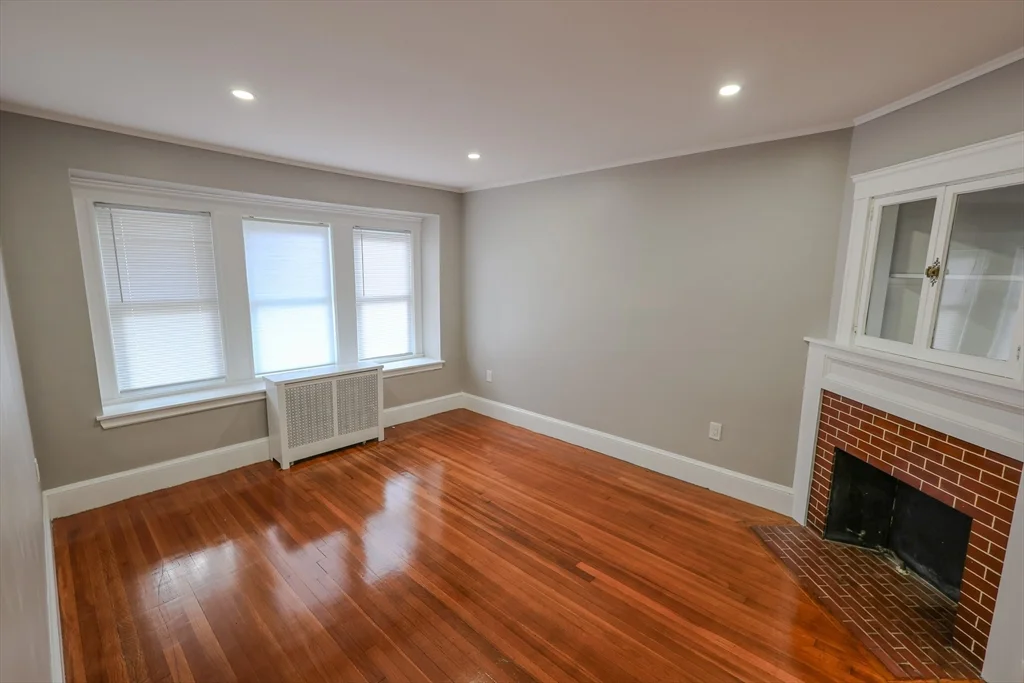 3 bed, 1 bath apartment for rent at 156 Train St Unit 1, Dorchester — photo 8 of 26