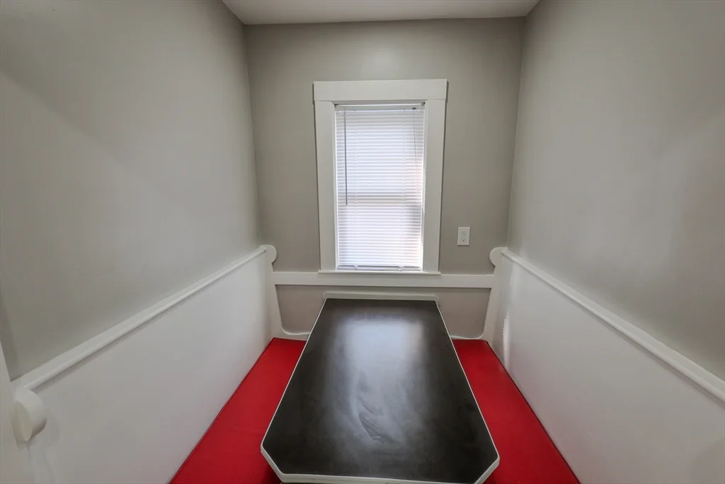 3 bed, 1 bath apartment for rent at 156 Train St Unit 1, Dorchester — photo 4 of 26