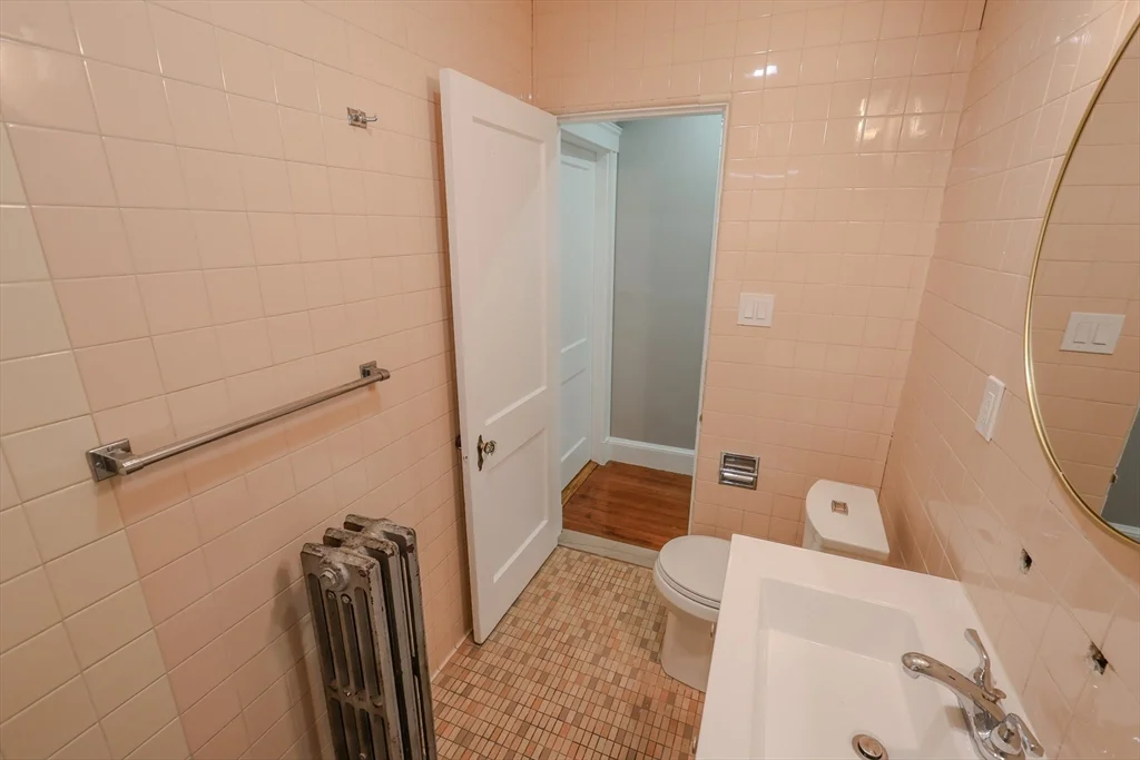 3 bed, 1 bath apartment for rent at 156 Train St Unit 1, Dorchester — photo 19 of 26