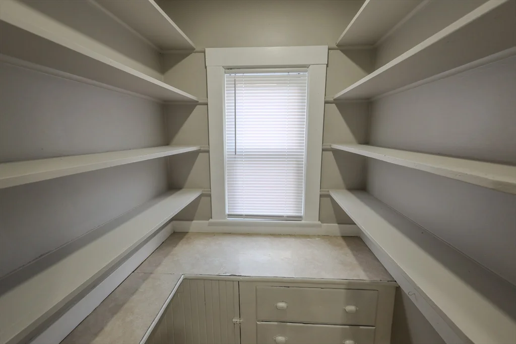 3 bed, 1 bath apartment for rent at 156 Train St Unit 1, Dorchester — photo 3 of 26