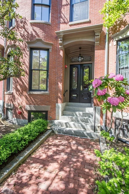 2 bed, 2 bath apartment for rent at 156 W Concord St Unit 1, South End — photo 16 of 17
