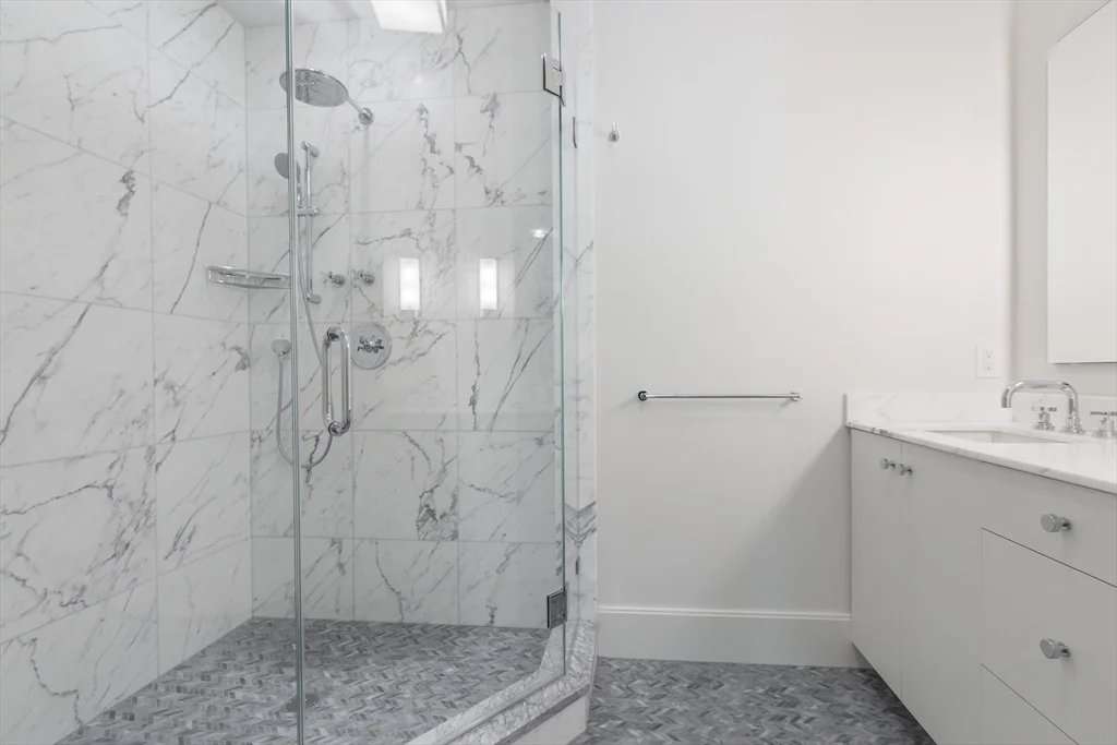 2 bed, 2 bath apartment for rent at 156 W Concord St Unit 1, South End — photo 10 of 17