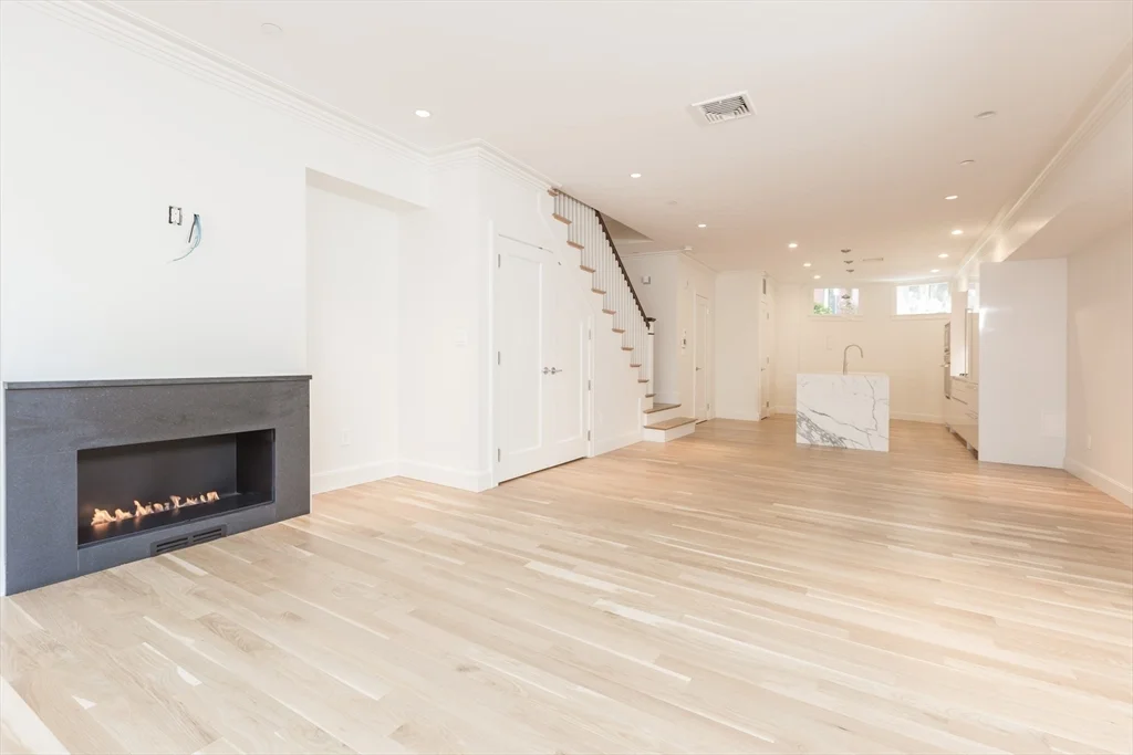 2 bed, 2 bath apartment for rent at 156 W Concord St Unit 1, South End — photo 5 of 17