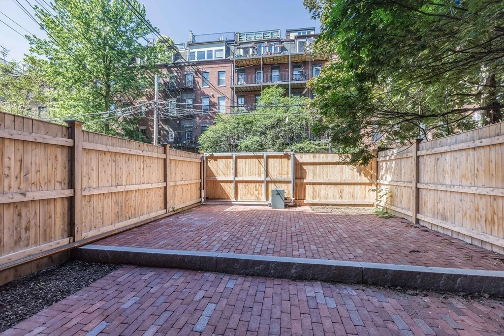2 bed, 2 bath apartment for rent at 156 W Concord St Unit 1, South End — photo 15 of 17