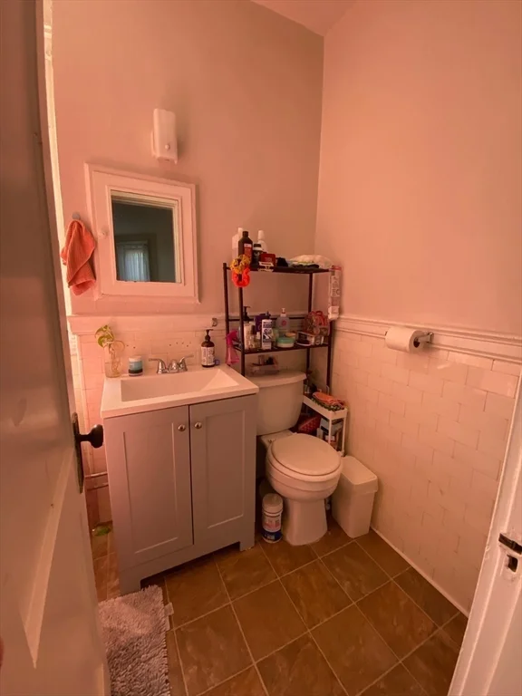 1 bed, 1 bath apartment for rent at 1560 Commonwealth Ave Unit 10, Brighton — photo 10 of 14