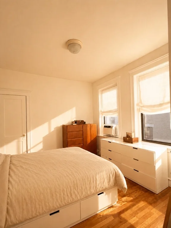 2 bed, 1 bath apartment for rent at 1560 Commonwealth Ave Unit 6, Brighton — photo 4 of 8