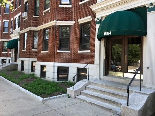 1 bed, 1 bath apartment for rent at 1564 Commonwealth Ave Unit 2, Brighton