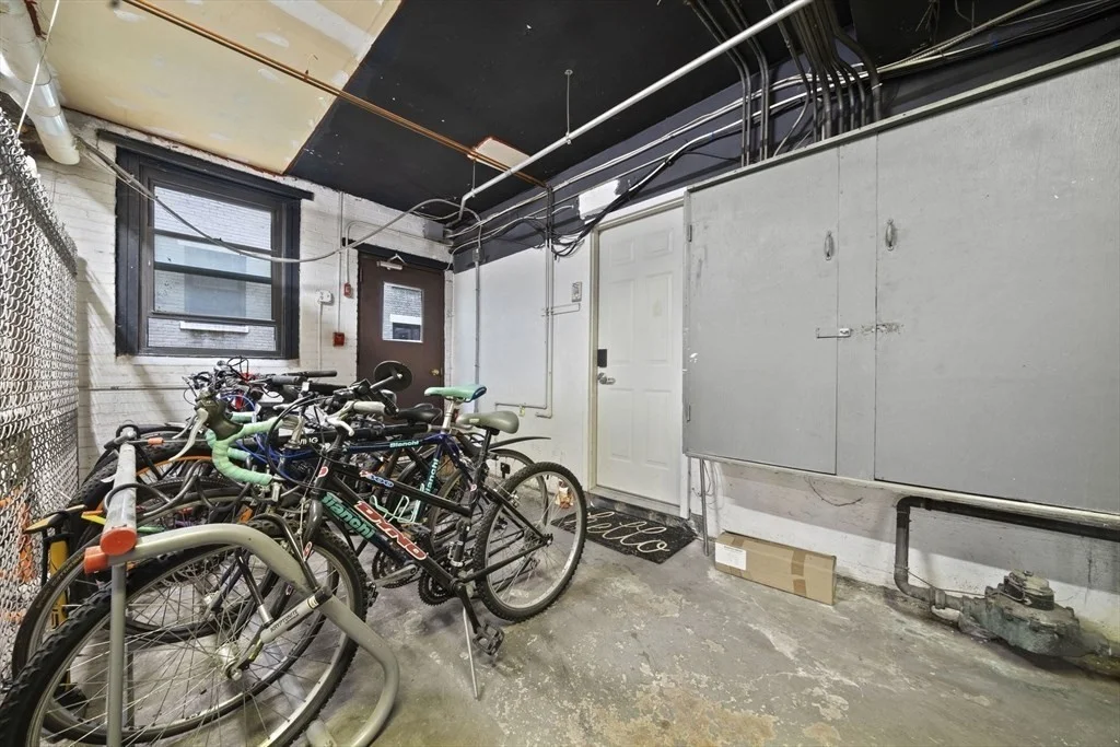 1 bed, 1 bath apartment for rent at 1564 Commonwealth Ave Unit 3, Brighton — photo 8 of 9