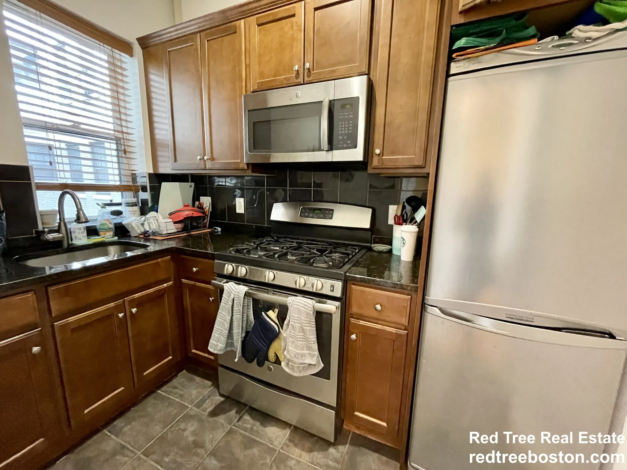 2 bed, 1 bath apartment for rent at 1564 Commonwealth Ave Unit 5, Brighton — photo 4 of 18