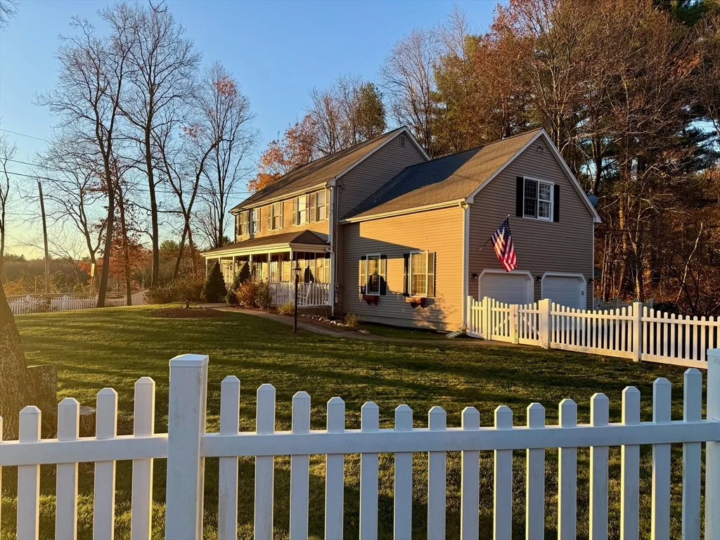 4 bed, 2 bath apartment for rent at 1565 West St, Wrentham — photo 1 of 41