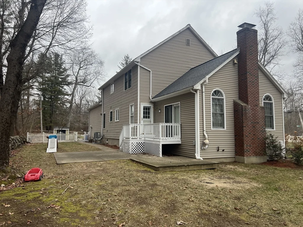 4 bed, 2 bath apartment for rent at 1565 West St, Wrentham — photo 38 of 41