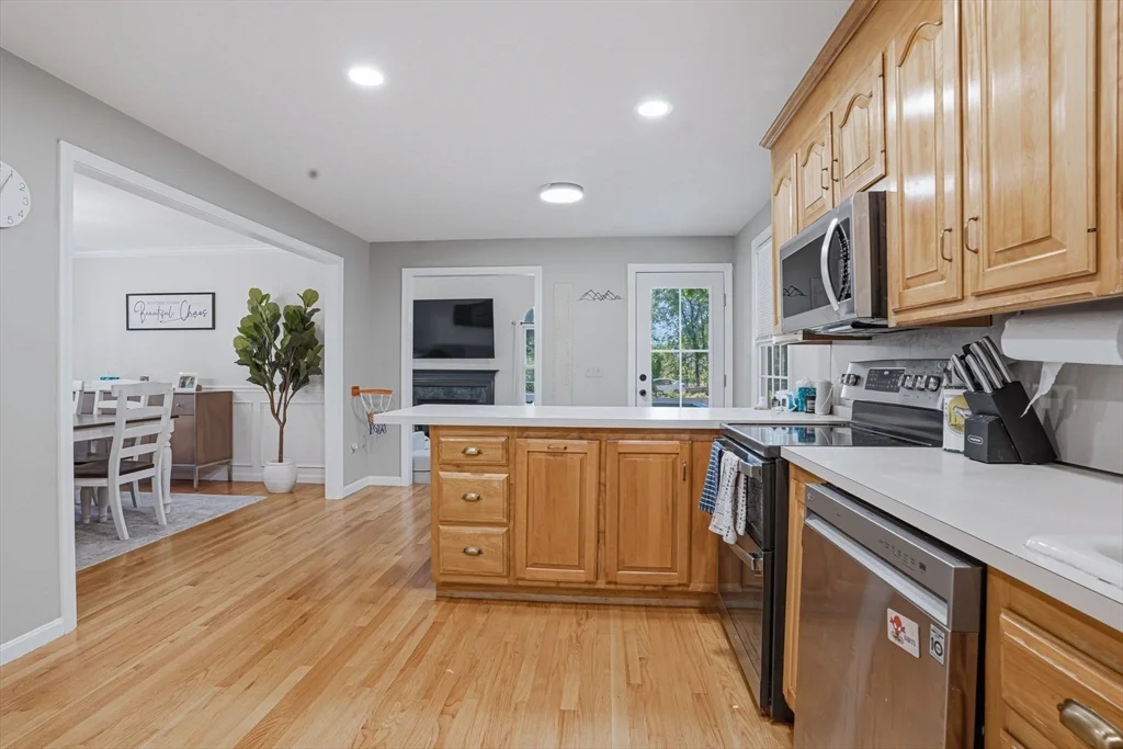 4 bed, 2 bath apartment for rent at 1565 West Unit 1, Wrentham — photo 6 of 37