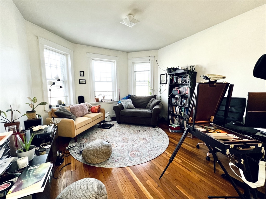 1 bed, 1 bath apartment for rent at 1568 Commonwealth Ave Unit 14, Brighton
