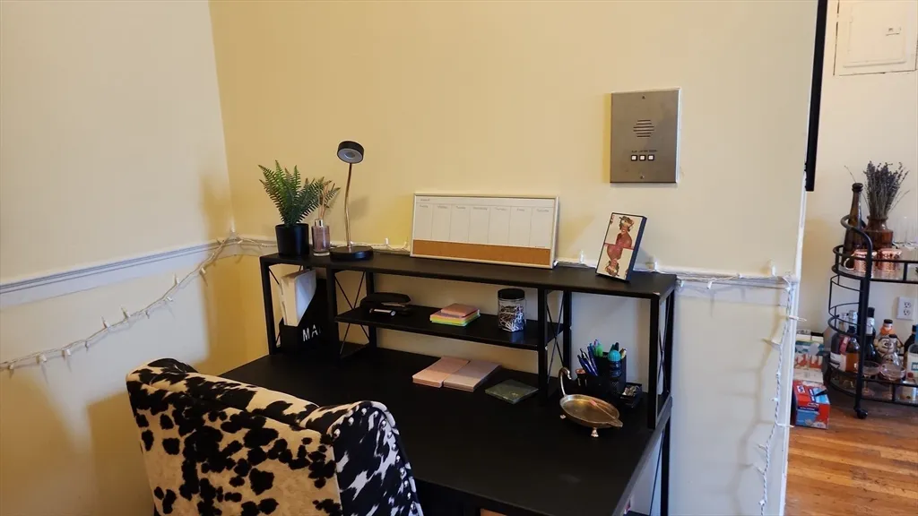 1 bed, 1 bath apartment for rent at 1568 Commonwealth Ave Unit 6, Brighton — photo 6 of 21
