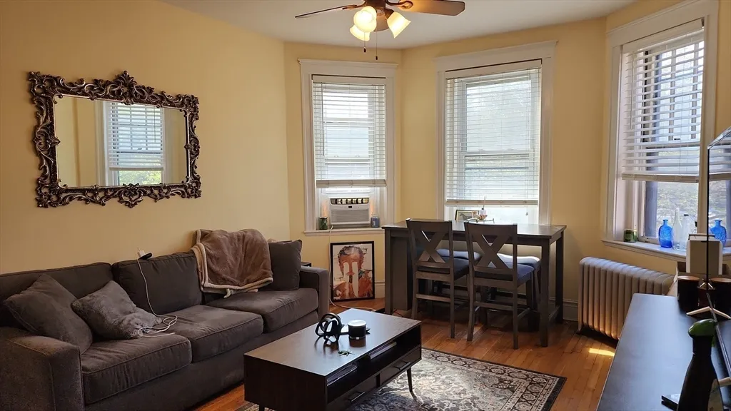 1 bed, 1 bath apartment for rent at 1568 Commonwealth Ave Unit 6, Brighton — photo 7 of 21