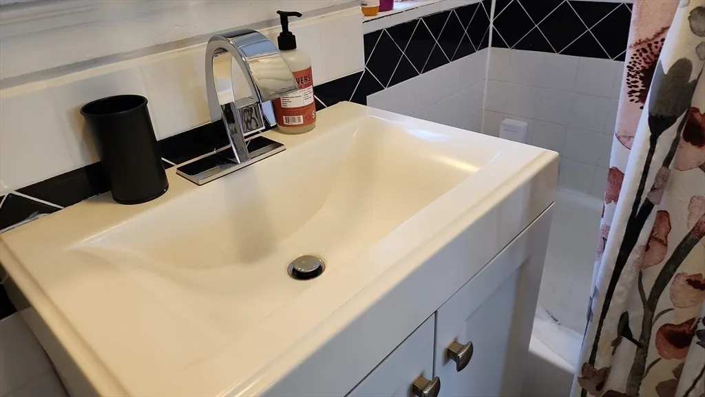 1 bed, 1 bath apartment for rent at 1568 Commonwealth Ave Unit 6, Brighton — photo 19 of 21
