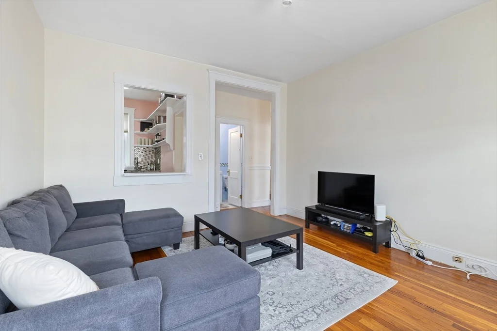 1 bed, 1 bath apartment for rent at 1568 Commonwealth Ave Unit 8, Brighton — photo 2 of 14