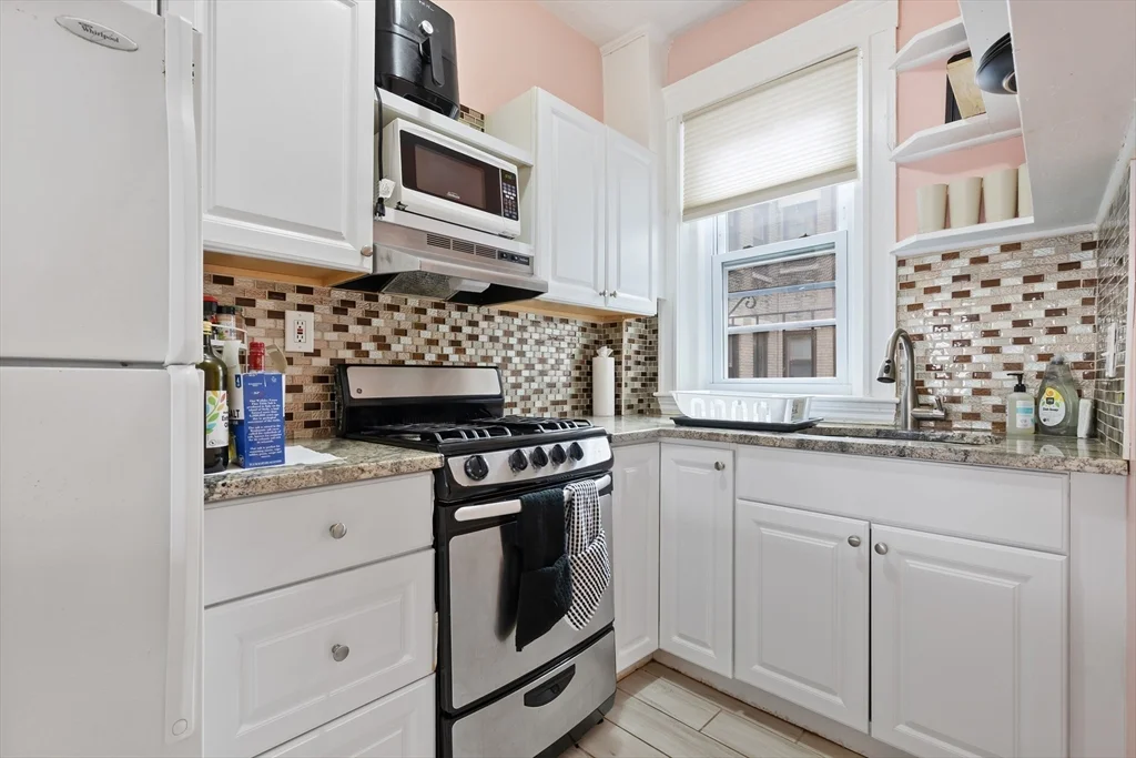 1 bed, 1 bath apartment for rent at 1568 Commonwealth Ave Unit 8, Brighton — photo 4 of 14