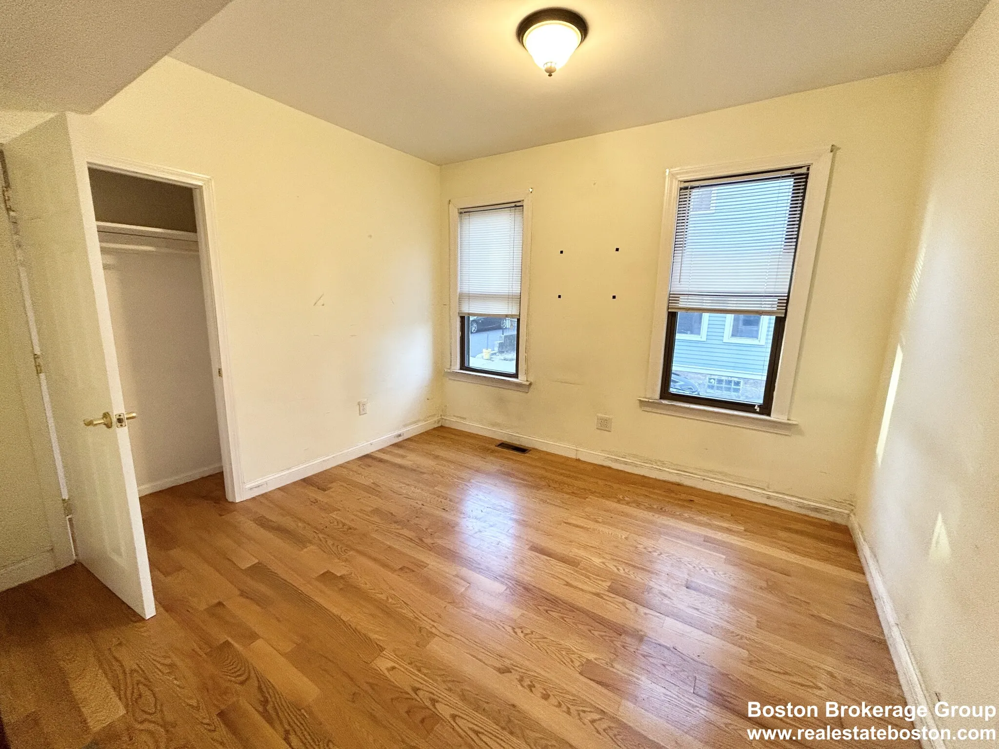3 bed, 1 bath apartment for rent at 1568 Tremont St Unit 1, Mission Hill — photo 6 of 8