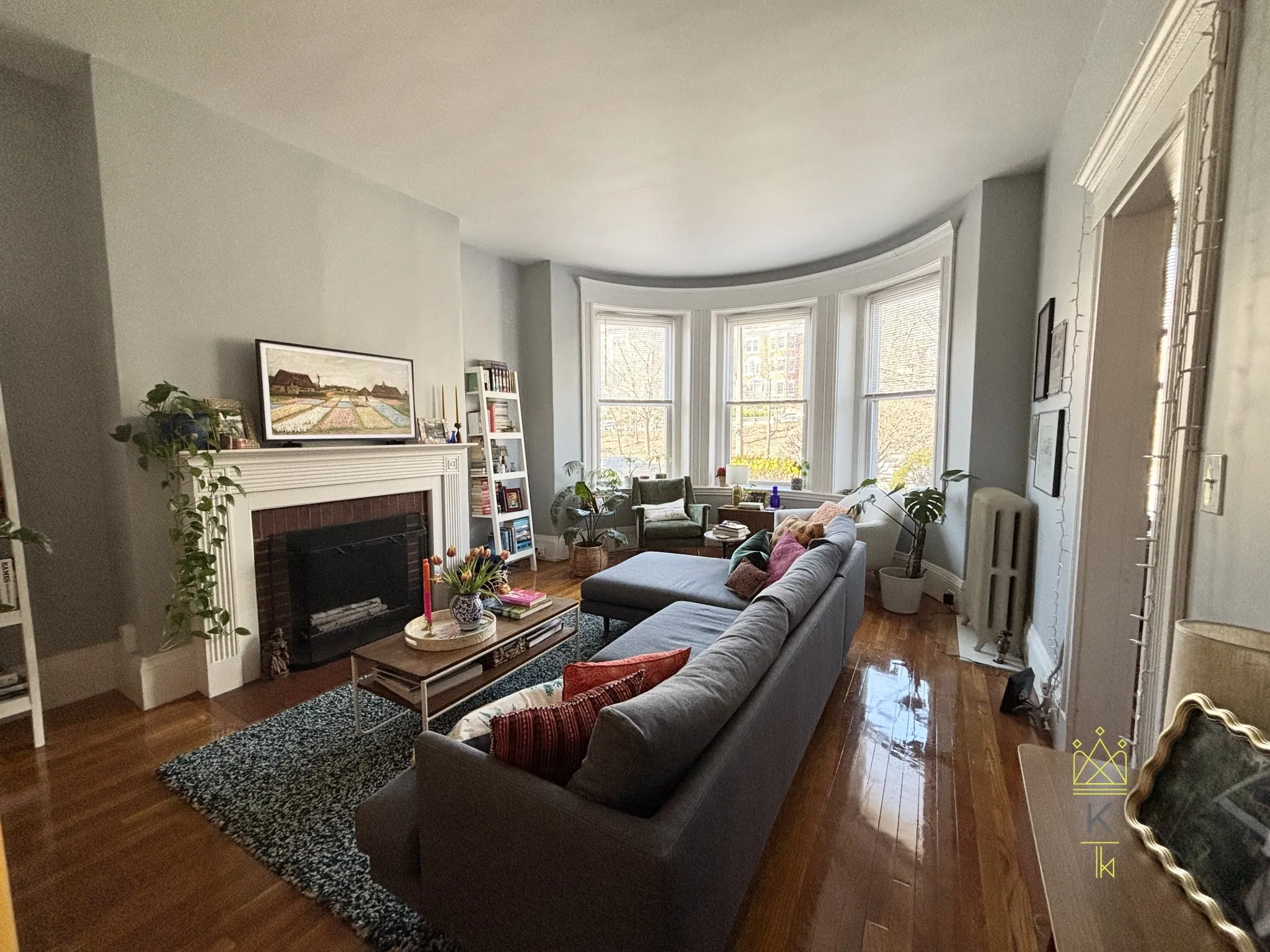 1.5 bed, 1 bath apartment for rent at 1569 Beacon St Unit 12, Brookline — photo 3 of 12
