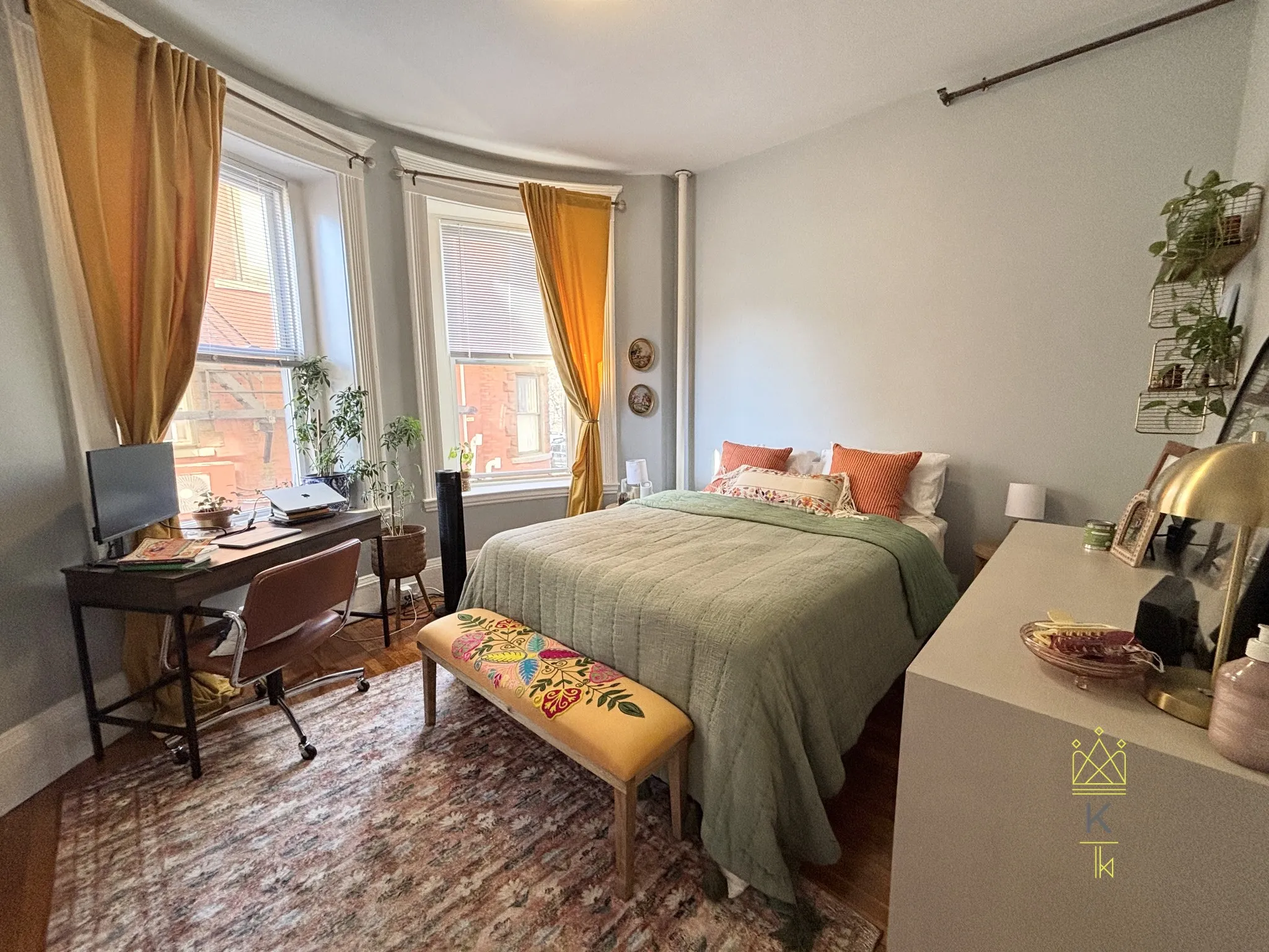 1.5 bed, 1 bath apartment for rent at 1569 Beacon St Unit 12, Brookline — photo 1 of 12