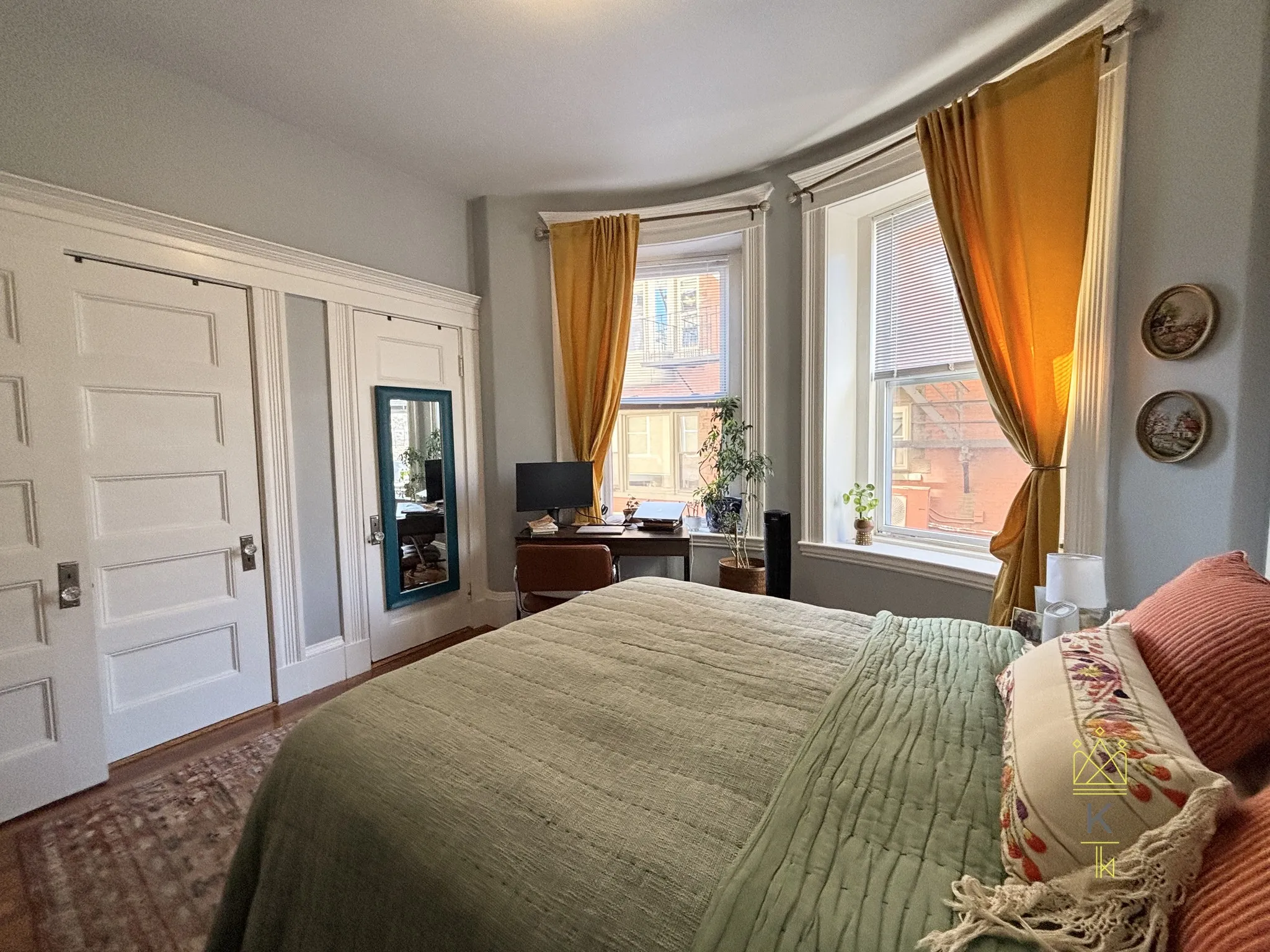 1.5 bed, 1 bath apartment for rent at 1569 Beacon St Unit 12, Brookline — photo 2 of 12