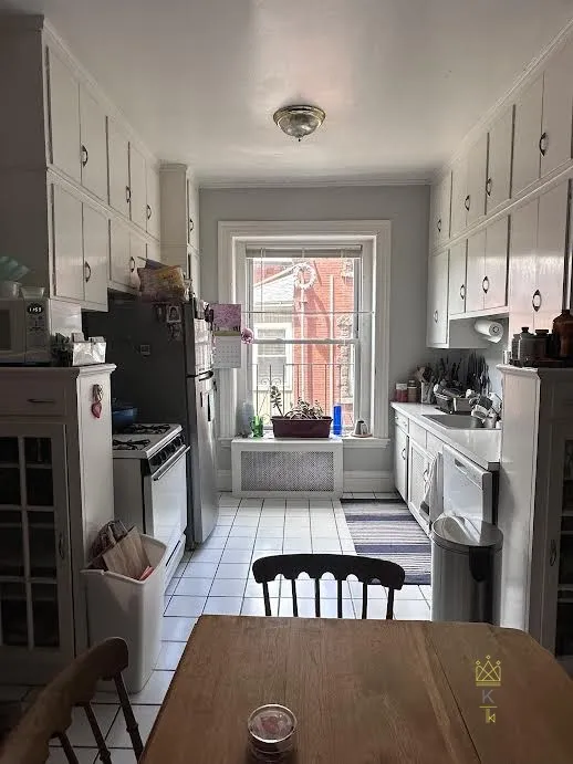 1 bed, 1 bath apartment for rent at 1569 Beacon St Unit 23, Brookline — photo 4 of 15