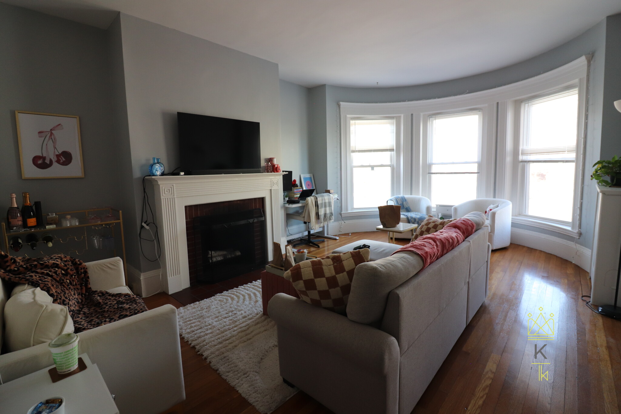2 bed, 1 bath apartment for rent at 1569 Beacon St Unit 32, Brookline — photo 1 of 12