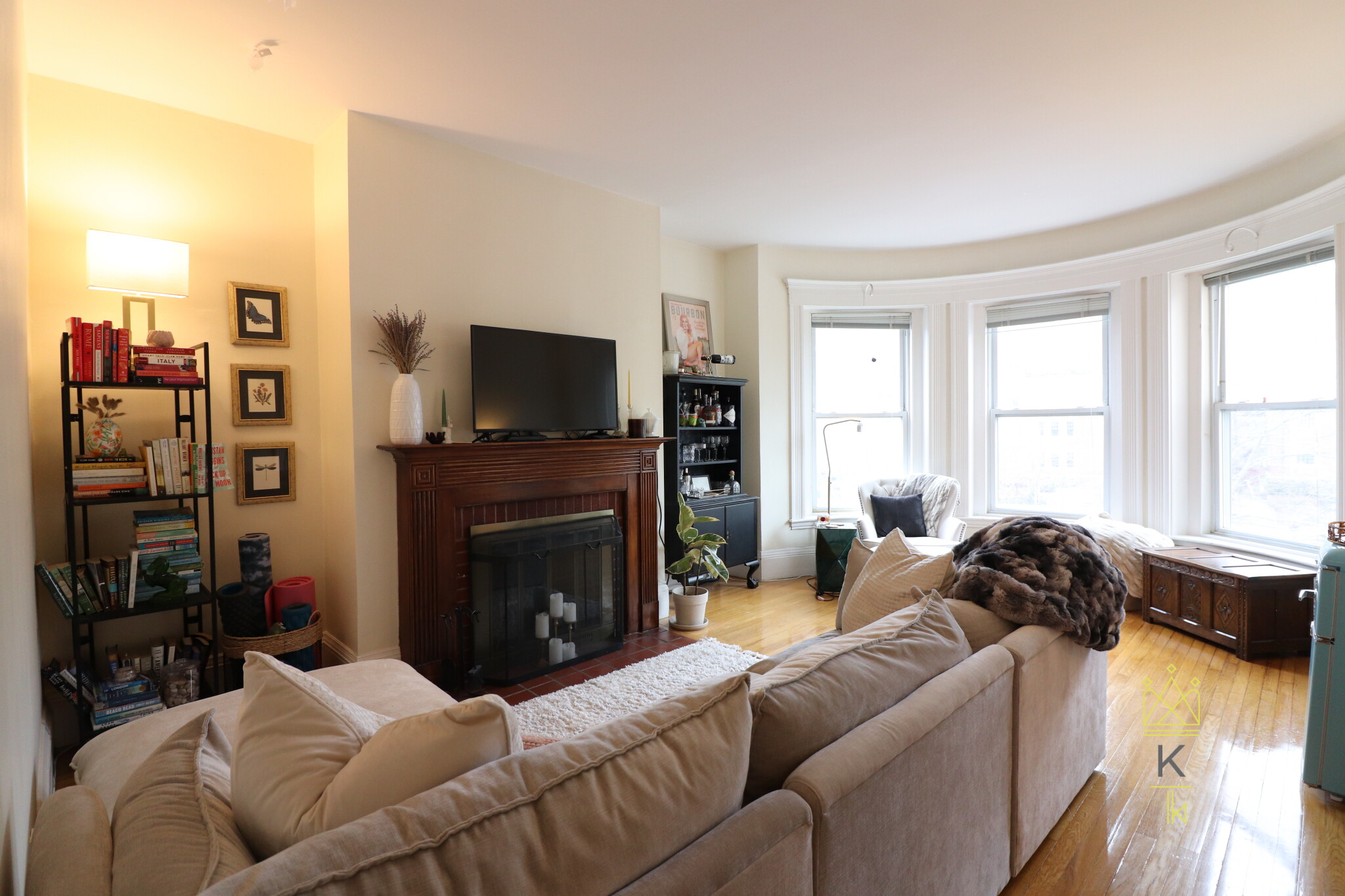 2 bed, 1 bath apartment for rent at 1569 Beacon St Unit 42, Brookline — photo 1 of 16