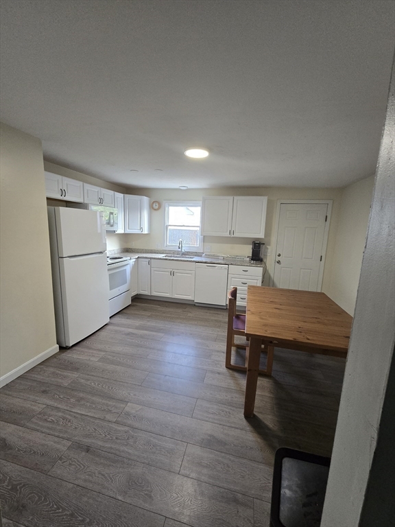 2 bed, 1 bath apartment for rent at 157-159 Third St Unit 2, Leominster — photo 4 of 20