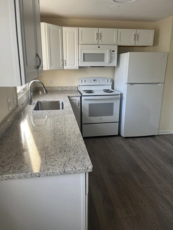 2 bed, 1 bath apartment for rent at 157-159 Third Unit 1, Leominster — photo 1 of 13
