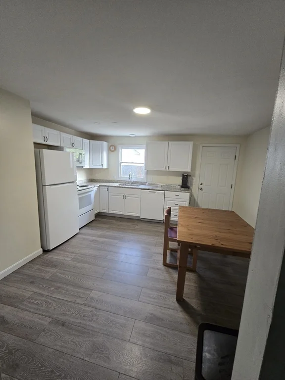 2 bed, 1 bath apartment for rent at 157-159 Third Unit 3, Leominster — photo 2 of 22