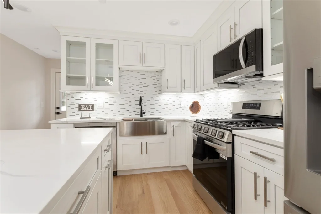 4 bed, 3 bath apartment for rent at 157 Boston Ave Unit 1, West Medford — photo 9 of 32